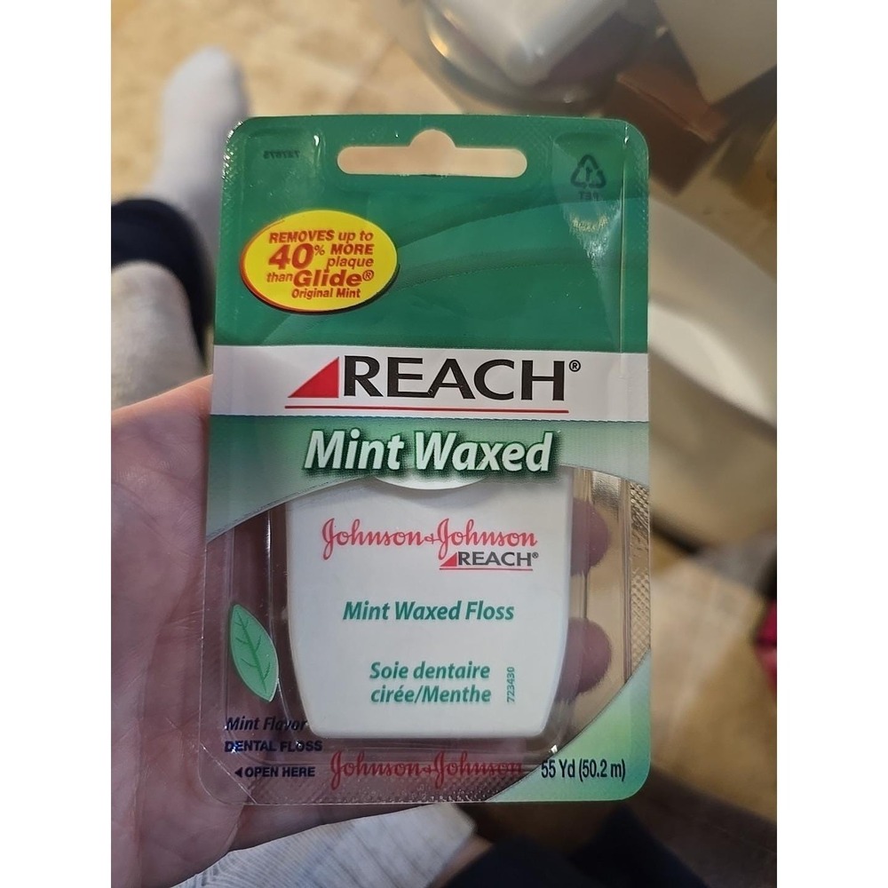 Vintage 2006 Johnson & Johnson Mint Waxed Dental Floss NOS Prop Display Movie